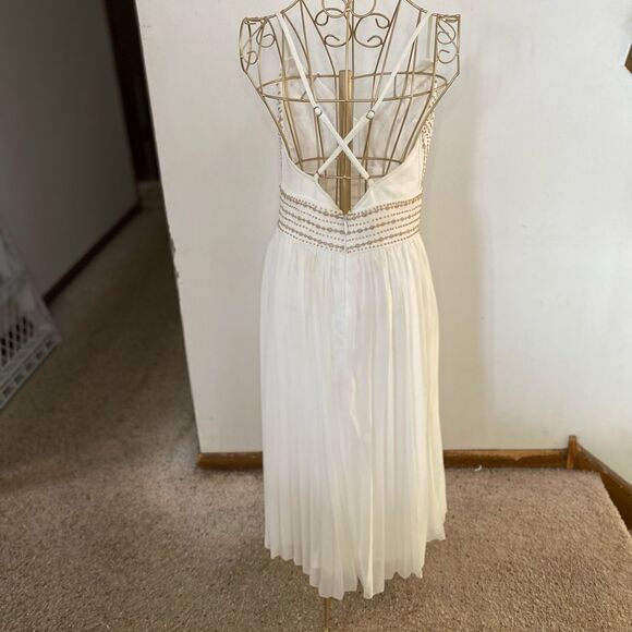 Lulu’s Meet me in Madrid white pleated skirt beaded top dress S - Picture 8 of 9